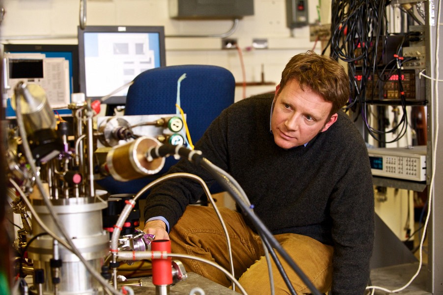 Le physicien Bertrand Reulet,codirecteur du LIA-LCMQ.