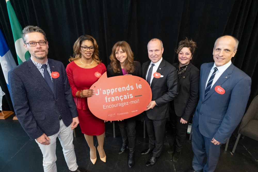 Les personnes suivantes ont pris la parole lors du lancement (de gauche &agrave; droite)&nbsp;: Wim Remysen, professeur au D&eacute;partement des lettres et communications de l'Universit&eacute; de Sherbrooke; Marie-Laure Konan, directrice du d&eacute;veloppement des comp&eacute;tences, responsable du dossier de francisation &agrave; la Chambre de commerce du Montr&eacute;al m&eacute;tropolitain; Nathalie Roy, ministre de la Culture et des Communications et ministre responsable de la Langue fran&ccedil;aise; Michel Leblanc, pr&eacute;sident et chef de la direction de la Chambre de commerce du Montr&eacute;al m&eacute;tropolitain; Anick Lessard, doyenne de la Facult&eacute; des lettres et sciences humaines de l'Universit&eacute; de Sherbrooke; et Pierre Cossette, recteur de l'Universit&eacute; de Sherbrooke.