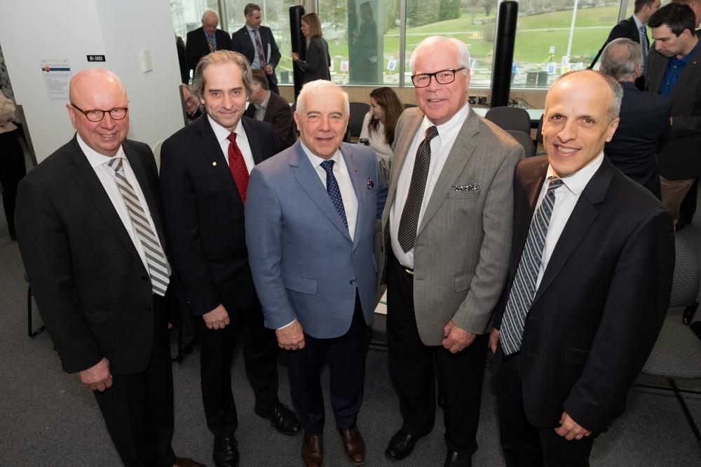 Me Luc. R Borduas, pr&eacute;sident de La Fondation de l'UdeS, Pr Fran&ccedil;ois Coderre, doyen de l'&Eacute;cole de gestion, M. Alain Lemaire, administrateur &agrave; la Fondation de la famille Lemaire, M. Pierre Seccareccia, pr&eacute;sident de la Fondation de la famille Lemaire et Pr Pierre Cossette, recteur de l'UdeS.