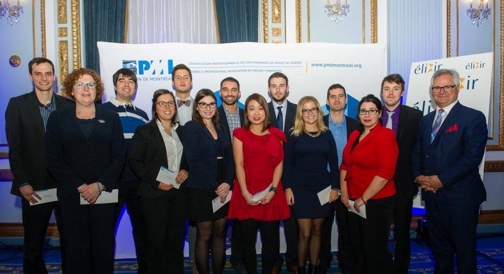 R&eacute;cipiendaires 2015 des bourses d'&eacute;tudes du PMI-Montr&eacute;al. Andr&eacute;anne est la 2e en bas &agrave; partir de la gauche.