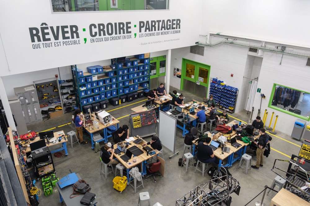 Les &eacute;quipes &agrave; l'&oelig;uvre au Studio de cr&eacute;ation