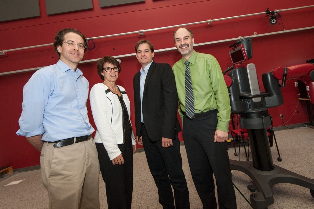 Le pr&eacute;sident d&rsquo;Osemi Canada inc. Christian Dubuc, la rectrice de l&rsquo;UdeS&nbsp;Luce Samoisette, le directeur du d&eacute;veloppement des affaires chez Mitacs&nbsp;Simon Bousquet, le vice-recteur &agrave; la recherche, &agrave; l&rsquo;innovation et &agrave; l&rsquo;entrepreneuriat de l&rsquo;UdeS&nbsp;Jacques Beauvais.