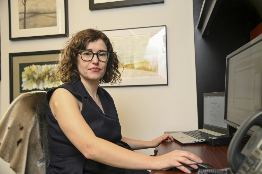 La professeure Alexa Martin-Storey est titulaire de la Chaire de recherche du Canada sur la stigmatisation et le d&eacute;veloppement psychosocial.