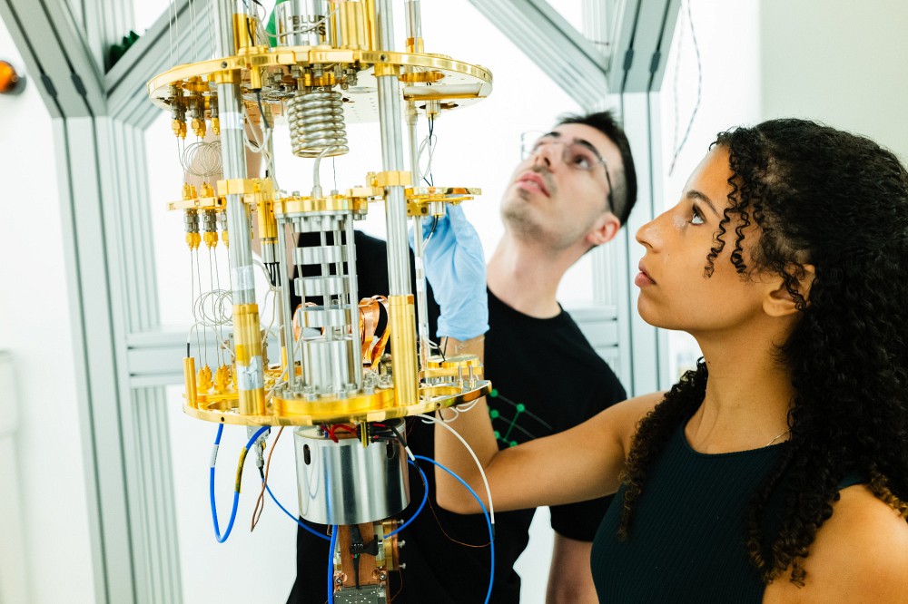 L'Universit&eacute; de Sherbrooke conserve sa place au 11e rang des plus grandes universit&eacute;s de recherche du Canada, un succ&egrave;s qu'elle doit au travail de ses chercheuses et chercheurs.