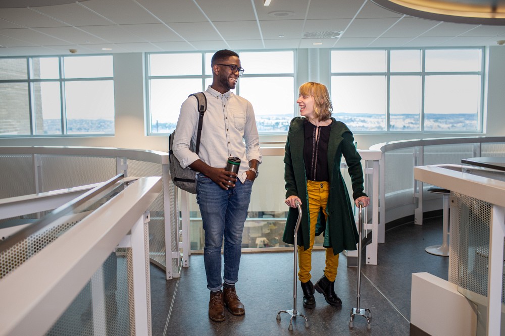 La prise en compte des besoins sp&eacute;cifiques des personnes &eacute;tudiantes en situation de handicap est essentielle pour leur r&eacute;ussite professionnelle.