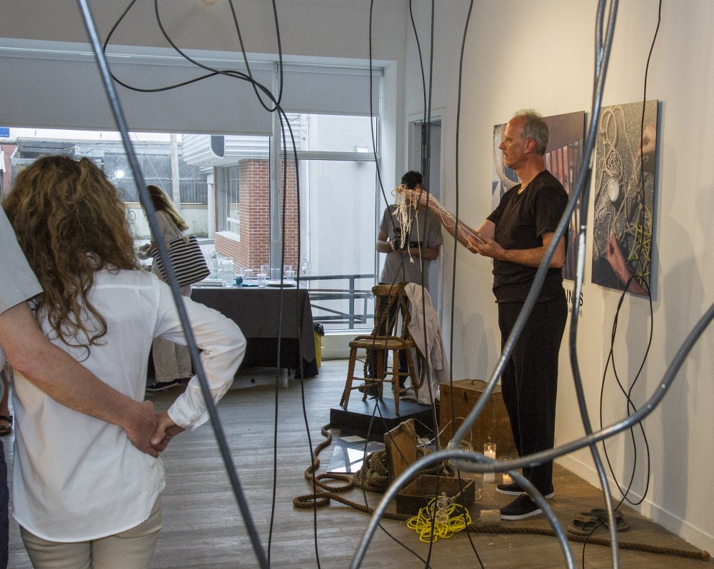Vernissage de l'exposition des finissantes et du finissant 2017 du dipl&ocirc;me de 2e cycle en pratiques artistiques actuelles de l'Universit&eacute; de Sherbrooke.