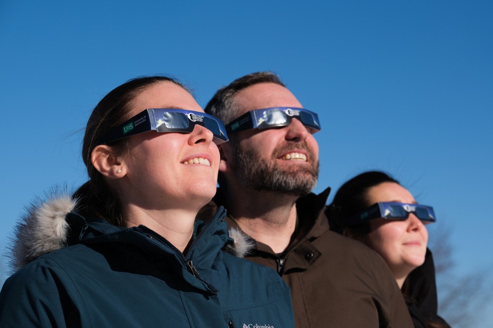 Le port de lunettes &agrave; &eacute;clipse est essentiel si l'on veut observer le ciel en toute s&eacute;curit&eacute;.