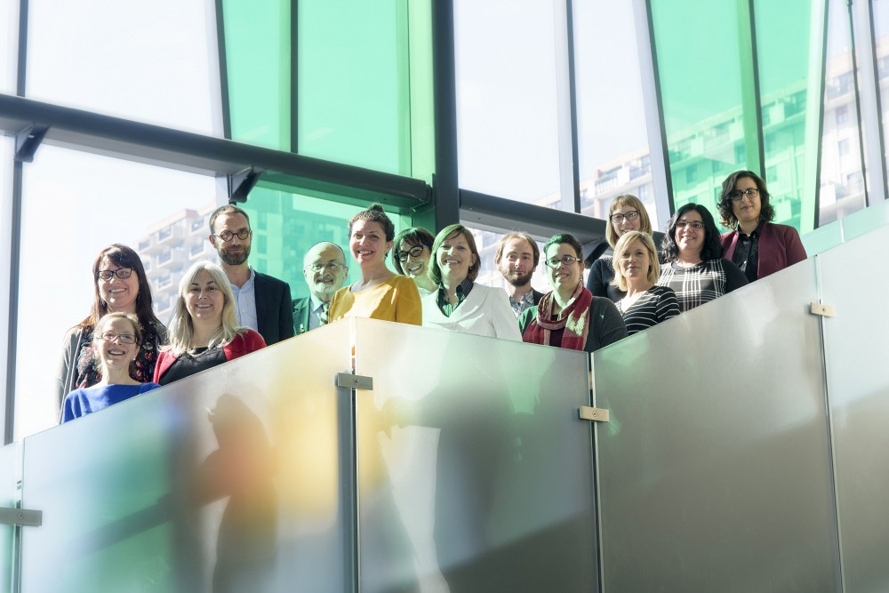 Les conf&eacute;renciers. &Agrave; l&rsquo;avant&nbsp;: Adriana Pacheco, Cheryl Milne, Dia Dabby, Lorraine Derocher, Marie-Paule&nbsp;Martel-Reny, Delphine&nbsp;Collin-V&eacute;zina, Brigitte Bareil et Safa Ben Saad. &Agrave; l&rsquo;arri&egrave;re&nbsp;: Kahente Horn-Miller, David Koussens, Rabbin Reuven P. Bulka,&nbsp;Pascale &nbsp;Berardino, Rapha&euml;l-Mathieu Legault-Laberge et Ashleigh Delaye.