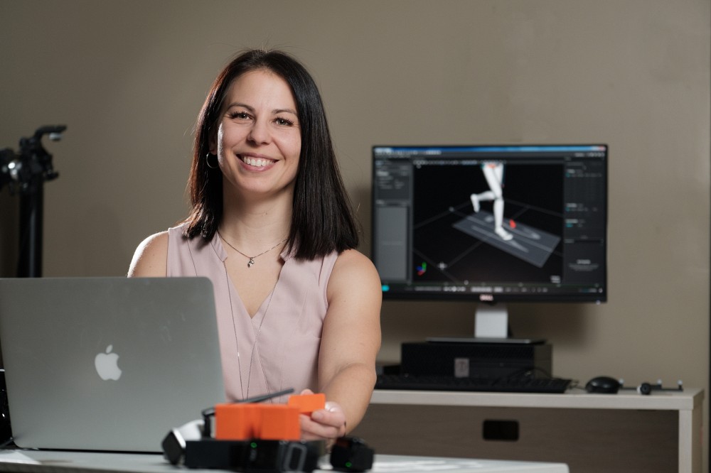 Pre Karina Lebel, dans un laboratoire du Centre de recherche sur le vieillissement, o&ugrave; elle concentre ses recherches cliniques.