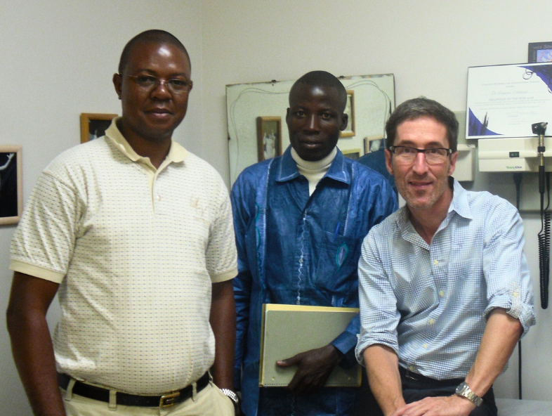 Dr Drissa Sidib&eacute; en visite au GMF-U Charles-Le Moyne avec le Dr Kalifa Diarra et le Pr Fran&ccedil;ois Couturier