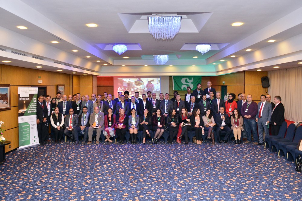 Une soixantaine de dipl&ocirc;m&eacute;s marocains se sont retrouv&eacute;s lors d'une soir&eacute;e en leur honneur &agrave; Casablanca.