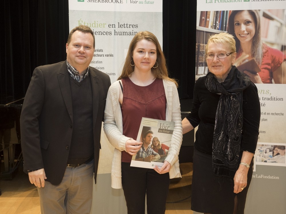 Au printemps 2015, &Eacute;lisabeth Ch&eacute;nard-Soucy a remport&eacute; une bourse du Fonds Andr&eacute; et Maria Bandrauk.(Sur la photo: professeur Mario Boivin, directeur de l'&Eacute;cole de musique, &Eacute;lisabeth Ch&eacute;nard-Soucy, r&eacute;cipiendaire, Madame Maria Bandrauk, donatrice)