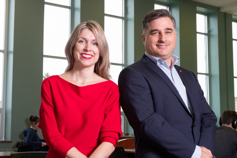 Marie-Eve Carignan et Marc D. David, professeurs en communication.