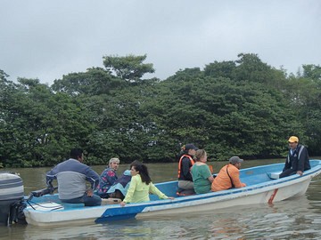 &Eacute;tudiantes et &eacute;tudiants &agrave; la Ma&icirc;trise en &eacute;cologie internationale.