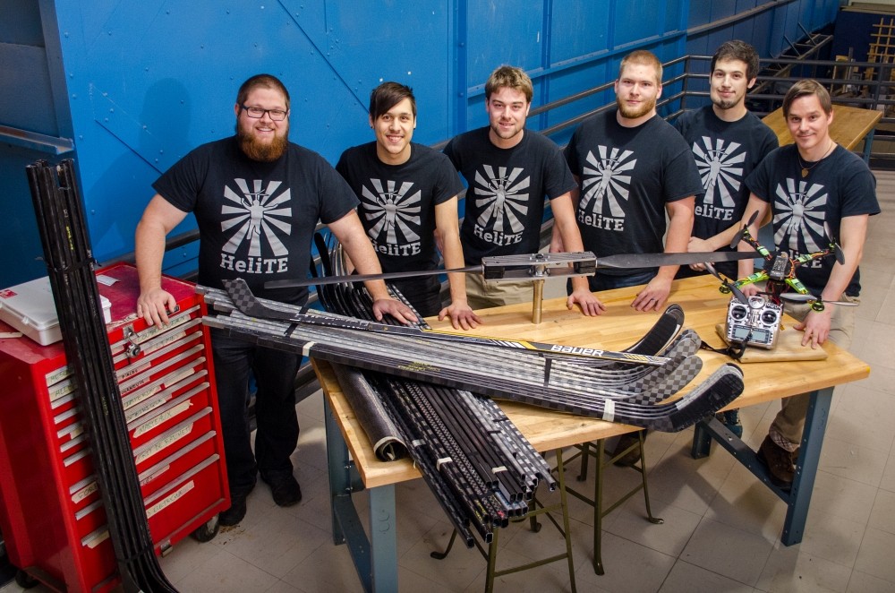 L'&eacute;quipe de 6 futurs ing&eacute;nieurs associ&eacute;s au projet HeliTE. De gauche &agrave; droite : Guillaume Poirier, Vincent Jacob-Ferland, J&eacute;r&ocirc;me Larose, Nicolas Roy, John Bass et Samuel Soucy-Bouchard