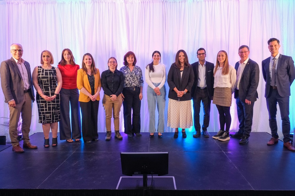 F&eacute;licitations &agrave; toutes les personnes laur&eacute;ates de la C&eacute;l&eacute;bration de la recherche et des &eacute;tudes sup&eacute;rieures!