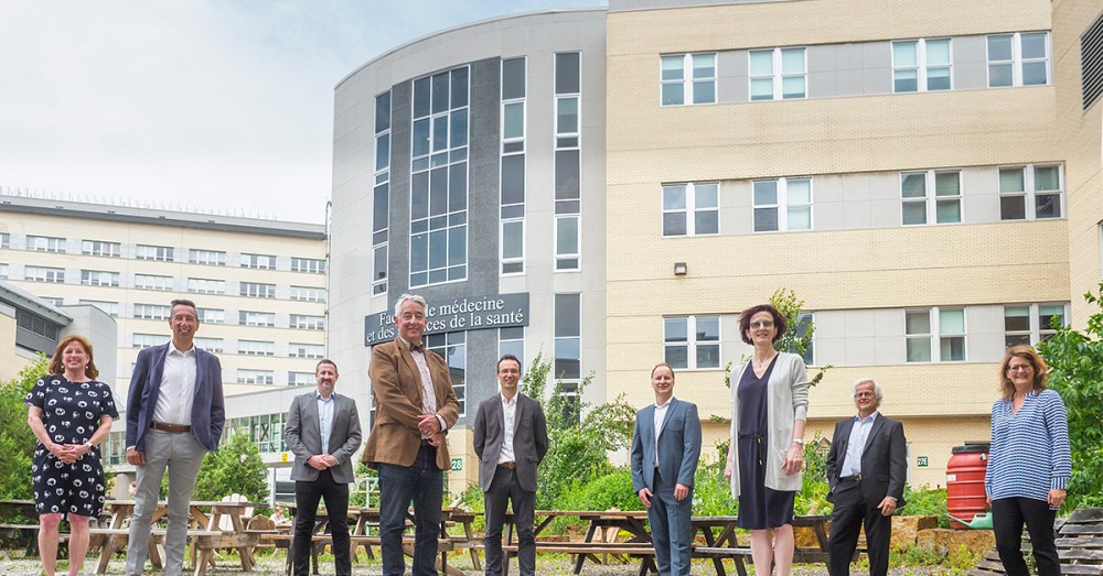 La nouvelle &eacute;quipe de direction (de gauche &agrave; droite) : Pre&nbsp;Nicole Dubuc,&nbsp;Pr &Eacute;ric Lavoie, Pr&nbsp;Matthieu Touchette, Pr&nbsp;Dominique Dorion, Pr&nbsp;Martin Bisaillon, Pr Patrice Perron, Pre&nbsp;Marie Giroux, Pr Michel Tousignant et Pre Nathalie Rivard.