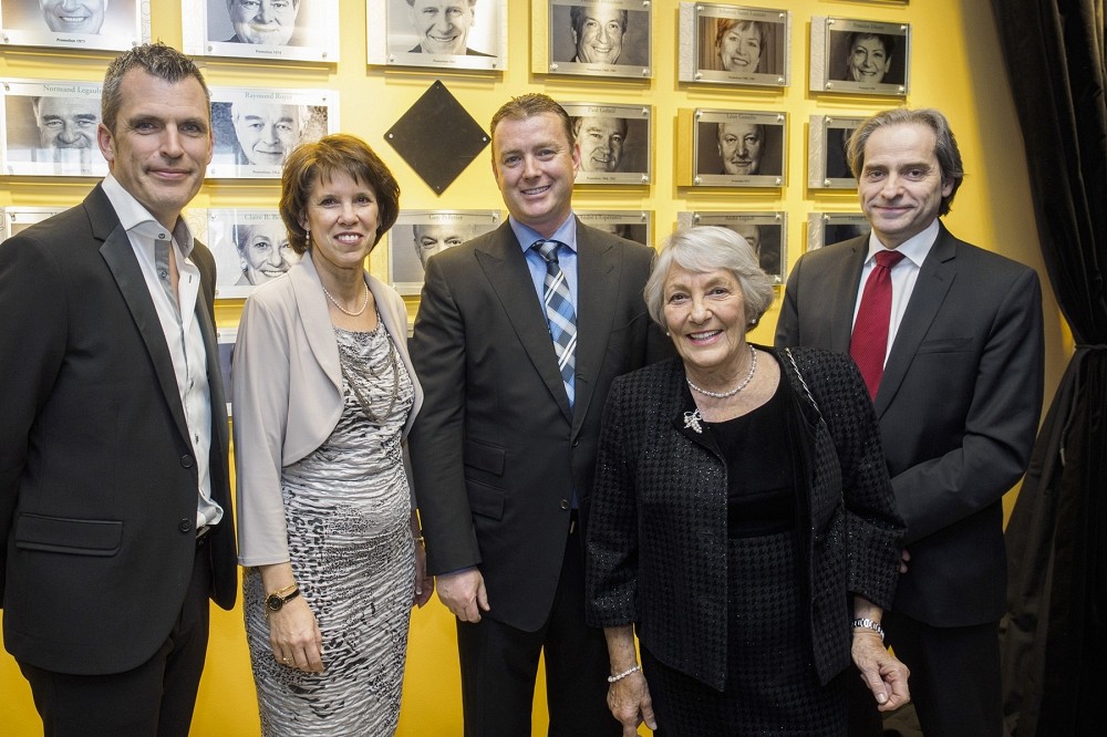 La rectrice de l&rsquo;Universit&eacute; de Sherbrooke Luce Samoisette est accompagn&eacute;e de Beno&icirc;t de Villiers, Martin Tremblay, Claire B. Beaudoin et Fran&ccedil;ois Coderre, doyen de la Facult&eacute; d'administration.