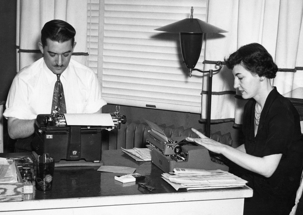 Yves et Michelle au travail.
