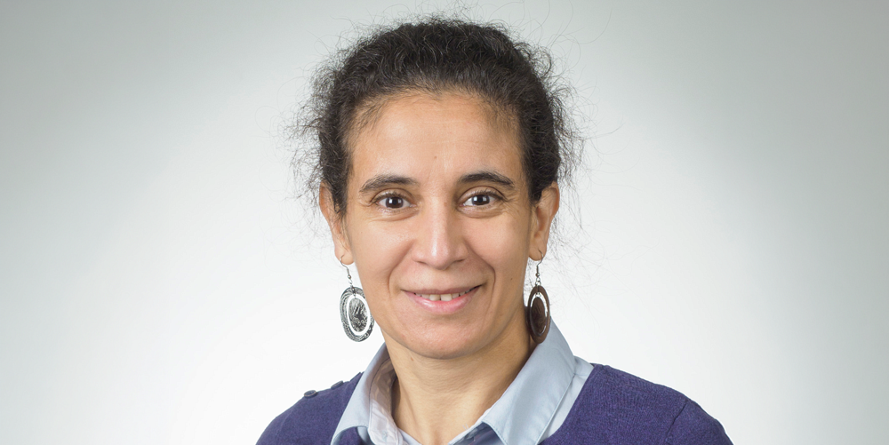 Nadia Tahiri, professeure-chercheuse &agrave; l'Institut de recherche sur le cancer de l'Universit&eacute; de Sherbrooke (IRCUS).