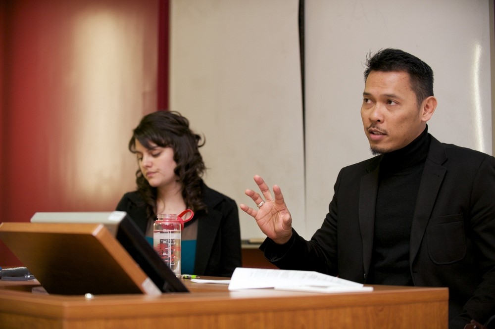 Venessa Mongeau et le professeur Eddy Supeno, lors de la conf&eacute;rence du 18&nbsp;mars.