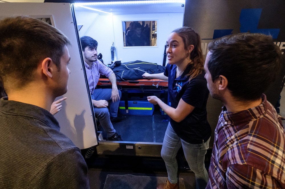 Nordic Rescue : conception et fabrication d'une ambulance miniature sur skis pouvant &ecirc;tre remorqu&eacute;e par une motoneige &agrave; une vitesse maximale de 40 km/h (Expo M&eacute;gaG&Eacute;NIALE 2019)