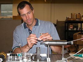 Martin Brouillette pourrait faire progresser grandement la vaccination conventionnelle en développant une seringue sans aiguille.