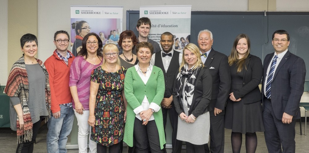 Les r&eacute;cipiendaires de la 7e c&eacute;r&eacute;monie de remise des Prix d'excellence en &eacute;ducation, en compagnie du doyen de la Facult&eacute; d'&eacute;ducation, Pr Serge Striganuk (&agrave; d.).