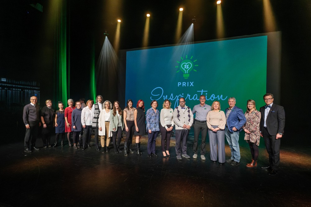L'ensemble des laur&eacute;ates et laur&eacute;ats des Prix Inspiration 2023, avec le&nbsp;recteur&nbsp;Pierre Cossette et&nbsp;le&nbsp;vice-recteur aux ressources humaines&nbsp;Patrik Doucet.