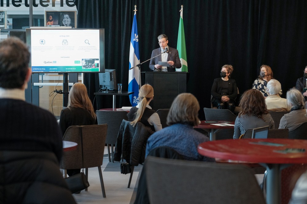 Le Fonds de donn&eacute;es linguistiques du Qu&eacute;bec, un projet dirig&eacute; par le Pr Wim Remysen, contient plusieurs milliers de textes (documents) extraits d&rsquo;&oelig;uvres litt&eacute;raires, d&rsquo;articles journalistiques et scientifiques, de bandes dessin&eacute;es, d&rsquo;entrevues orales, etc. organis&eacute;s en collections et ayant pour point commun d&rsquo;illustrer la langue fran&ccedil;aise telle qu'elle est utilis&eacute;e au Qu&eacute;bec.