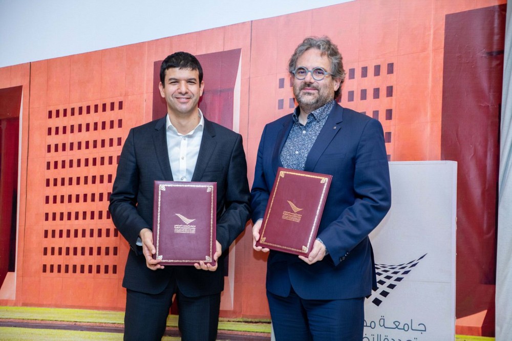 Hicham El Habti, secr&eacute;taire g&eacute;n&eacute;ral de l&rsquo;Universit&eacute; Mohammed VI Polytechnique et le Pr Vincent Aimez, vice-recteur &agrave; la valorisation et aux partenariats &agrave; l'UdeS.
