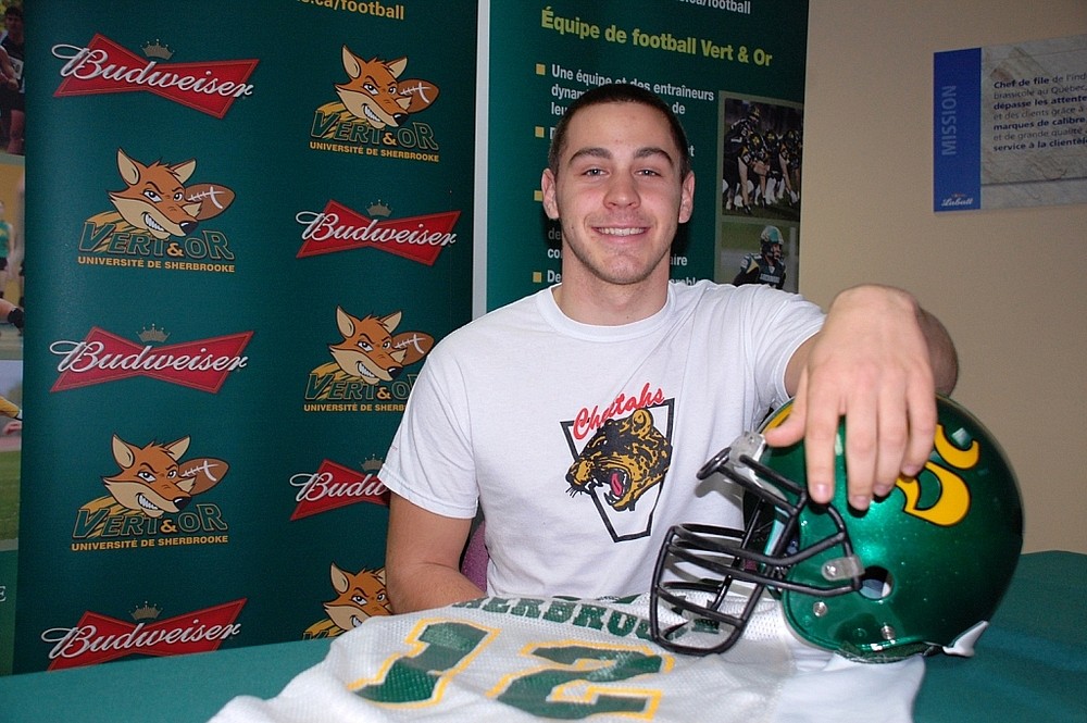 J&eacute;r&eacute;mi Doyon-Roch a a rafl&eacute; le titre de joueur par excellence et de joueur offensif par excellence pour une deuxi&egrave;me ann&eacute;e cons&eacute;cutive au sein de la Ligue de football coll&eacute;giale AAA du Qu&eacute;bec.