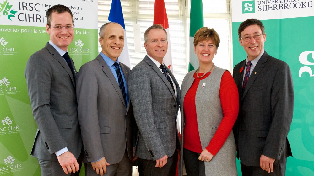 La ministre Marie-Claude Bibeau &eacute;tait de passage &agrave; l'UdeS afin de souligner des investissements en recherche en sant&eacute;. Elle &eacute;tait accompagn&eacute;e du Dr Etienne Richer des IRSC, du recteur Pierre Cossette, du professeur-chercheur Andr&eacute; Carpentier et du vice-recteur Jean-Pierre Perreault.