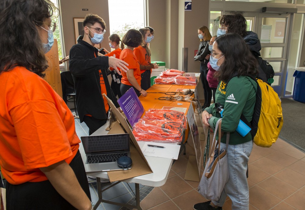 Le&nbsp;Groupe d&rsquo;int&eacute;r&ecirc;t en sant&eacute; autochtone sensibilise les &eacute;tudiantes et les &eacute;tudiants aux enjeux de sant&eacute; des Premi&egrave;res Nations et Inuits du Qu&eacute;bec.
