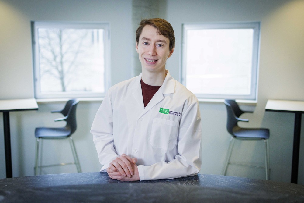 Gabriel Lemieux, r&eacute;cipiendaire de la bourse &Eacute;ric-Marsault et &eacute;tudiant au doctorat en pharmacologie &agrave; l'IPS