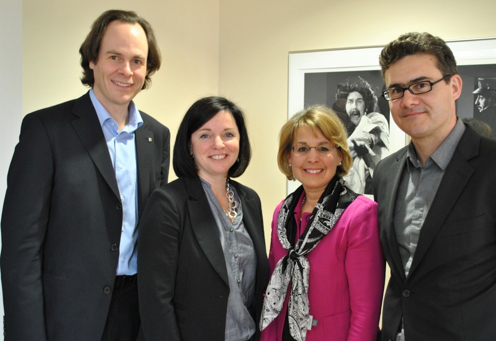Les membres du Comit&eacute; de direction : le doyen S&eacute;bastien Lebel-Grenier, la directrice administrative, Nathalie No&euml;l, la secr&eacute;taire de facult&eacute; et directrice des affaires &eacute;tudiantes, &Eacute;liane-Marie Gaulin et le vice-doyen &agrave; la recherche, Mathieu Devinat. Absent de la photo : Arthur Oula&iuml;, vice-doyen &agrave; l'enseignement.