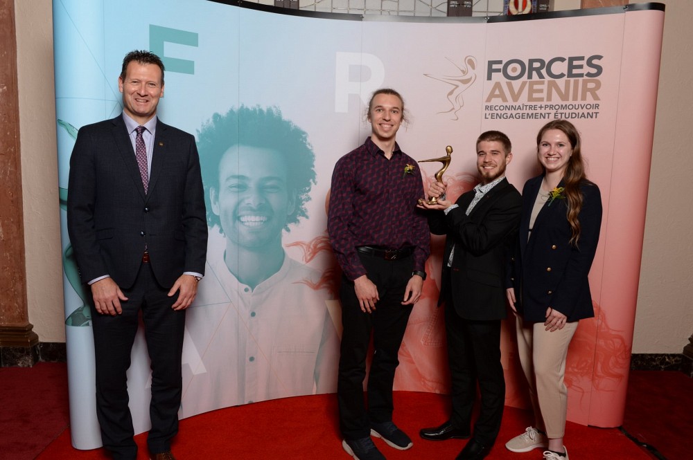 REACTUS-B est parmi les trois laur&eacute;ats de l'UdeS.