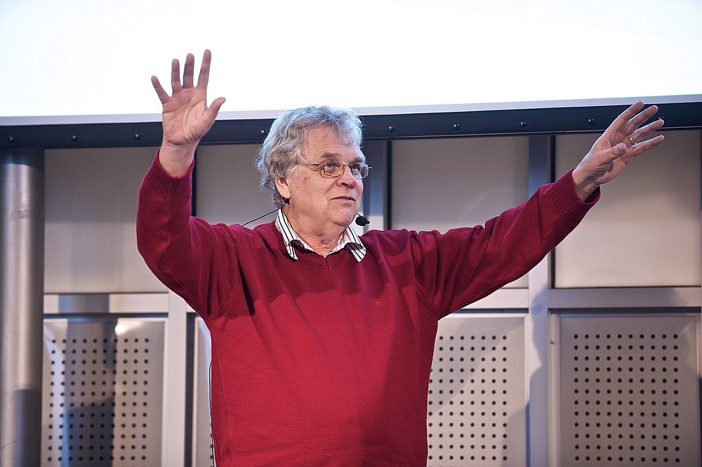 Jacques Limoges, professeur associ&eacute; &agrave; la Facult&eacute; d'&eacute;ducation, a litt&eacute;ralement hypnotis&eacute; l&rsquo;assistance afin de lui retirer toute id&eacute;e pr&eacute;con&ccedil;ue sur l&rsquo;enseignement.