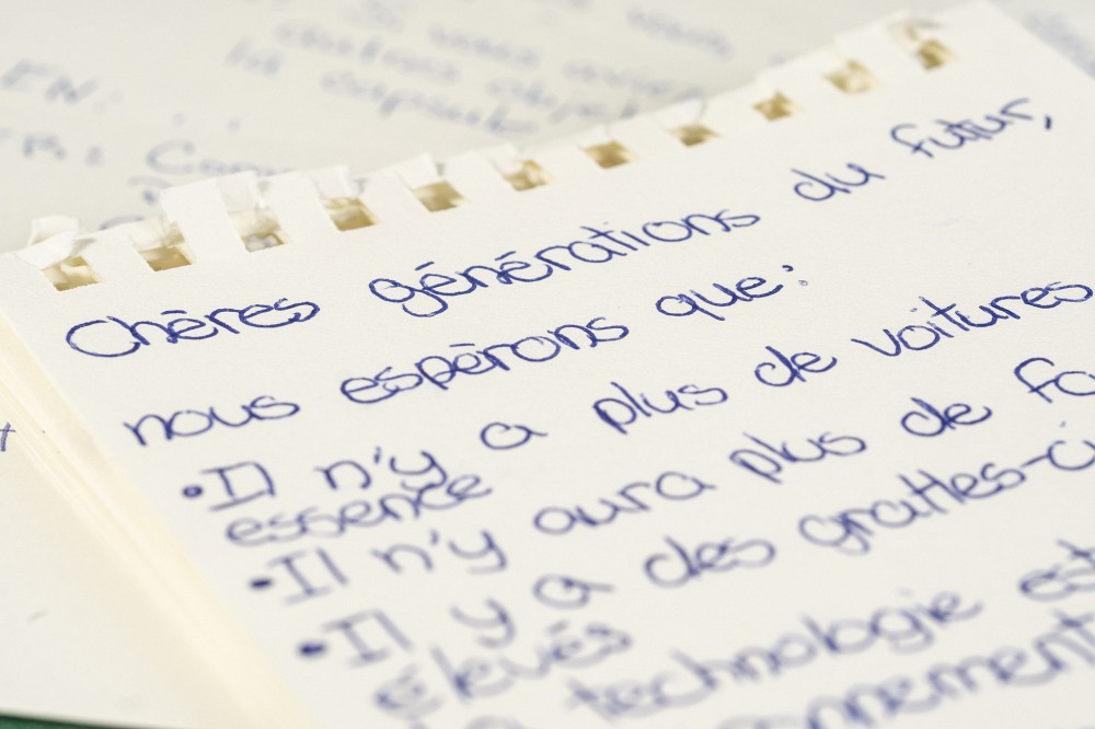 Parmi les objets ins&eacute;r&eacute;s dans la capsule t&eacute;moin du nouveau pont Samuel-De Champlain, on retrouve des lettres &eacute;crites par des &eacute;l&egrave;ves de la 6e ann&eacute;e du primaire.