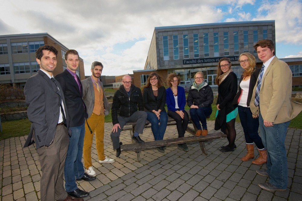 Les charg&eacute;s de cours &agrave; l'&Eacute;cole de politique appliqu&eacute;e Catherine Gauthier et Hugo S&eacute;guin chapeauteront la d&eacute;l&eacute;gation de l'Universit&eacute; de Sherbrooke au COP20. Huit &eacute;tudiants font partie du groupe, dont dont quatre proviennent de l'UdeS, soit Louis Lalonde, Maxime Leli&egrave;vre, Thomas Scorticati et Isabelle Teasdale.