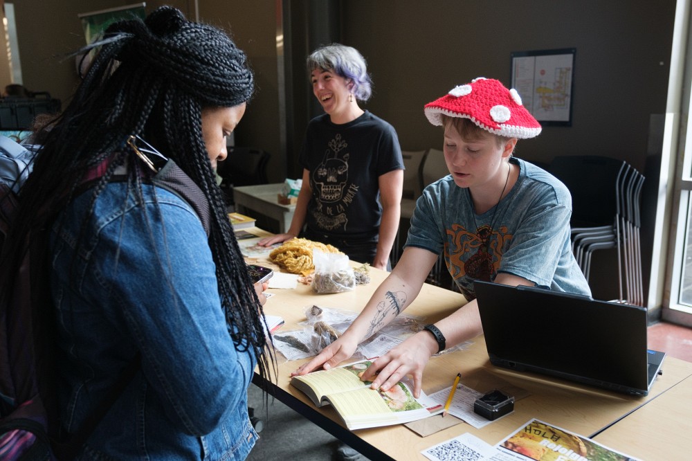 Les champignons sous tous leurs angles, au kiosque de&nbsp;FungUS tenu dans le cadre de Vivants de nature, le mardi 23 septembre.