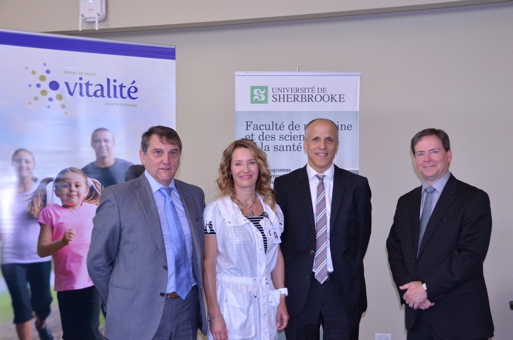 Le 16 septembre dernier, l&rsquo;Universit&eacute; de Sherbrooke a renouvel&eacute; son entente d&rsquo;affiliation avec le R&eacute;seau de sant&eacute; Vitalit&eacute;.Sur la photo : M. Gilles Lanteigne, pr&eacute;sident-directeur g&eacute;n&eacute;ral, R&eacute;seau de sant&eacute; Vitalit&eacute;, Dre France Desrosiers, vice-Pr&eacute;sidente &ndash; Services m&eacute;dicaux, formation et recherche, R&eacute;seau de sant&eacute; Vitalit&eacute;, Dr. Pierre Cossette, doyen de la FMSS et Dr. Michel Landry, doyen associ&eacute; site de Moncton.