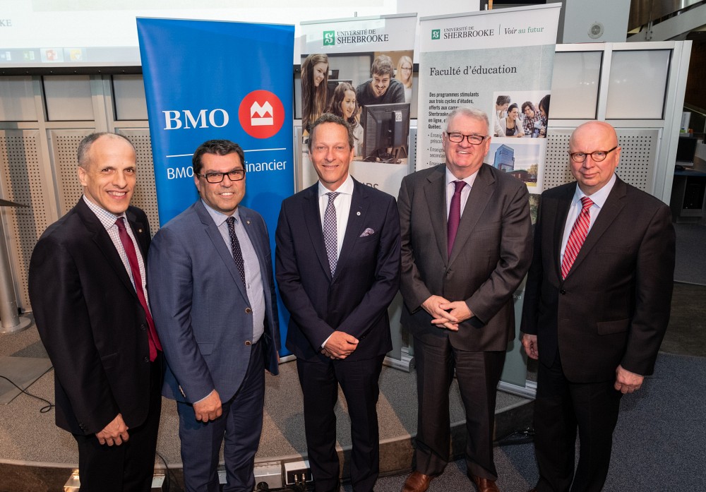 Pr Pierre Cossette, recteur de l'UdeS, Pr Serge Striganuk, doyen de la Facult&eacute; d'&eacute;ducation, M. Luc Blanchard, conseiller principal en gestion de patrimoine et premier vice-pr&eacute;sident de BMO Nesbitt Burns, M. Normand Legault, pr&eacute;sident de la campagne D'avenirs et de passions et Me Luc R. Borduas, pr&eacute;sident de La Fondation de&nbsp;l'UdeS.