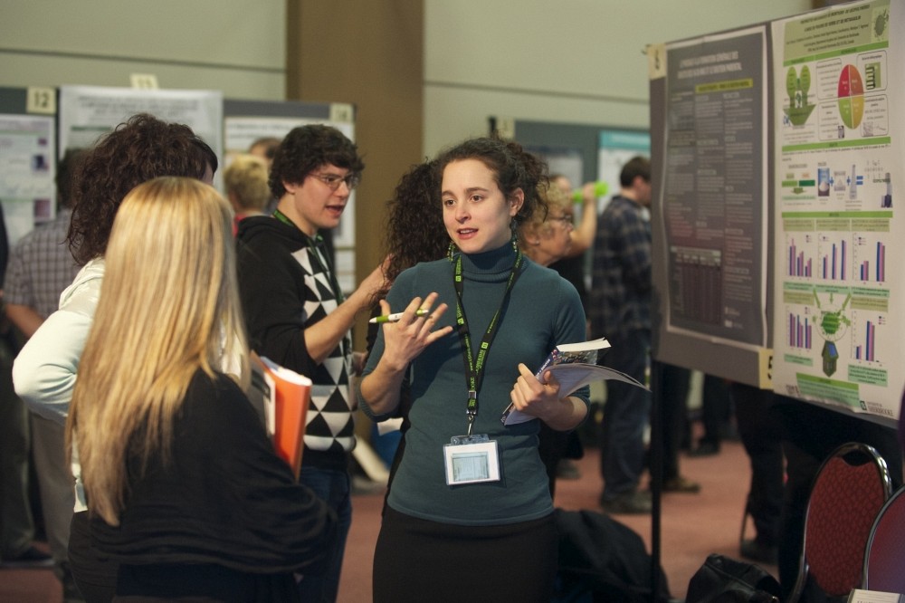 La Journ&eacute;e de la recherche a fourni aux &eacute;tudiantes et &eacute;tudiants une belle occasion de vulgariser leurs travaux.
