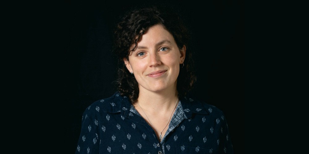 Kiev Renaud, professeure adjointe en recherche-cr&eacute;ation au D&eacute;partement des arts, langues et litt&eacute;ratures.