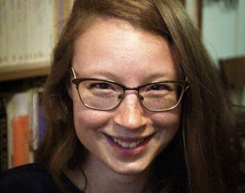 Charlotte Comtois, r&eacute;cipiendaire du prix Barbara-Godard 2019, remis par l'Association des litt&eacute;ratures canadienne et qu&eacute;b&eacute;coise.