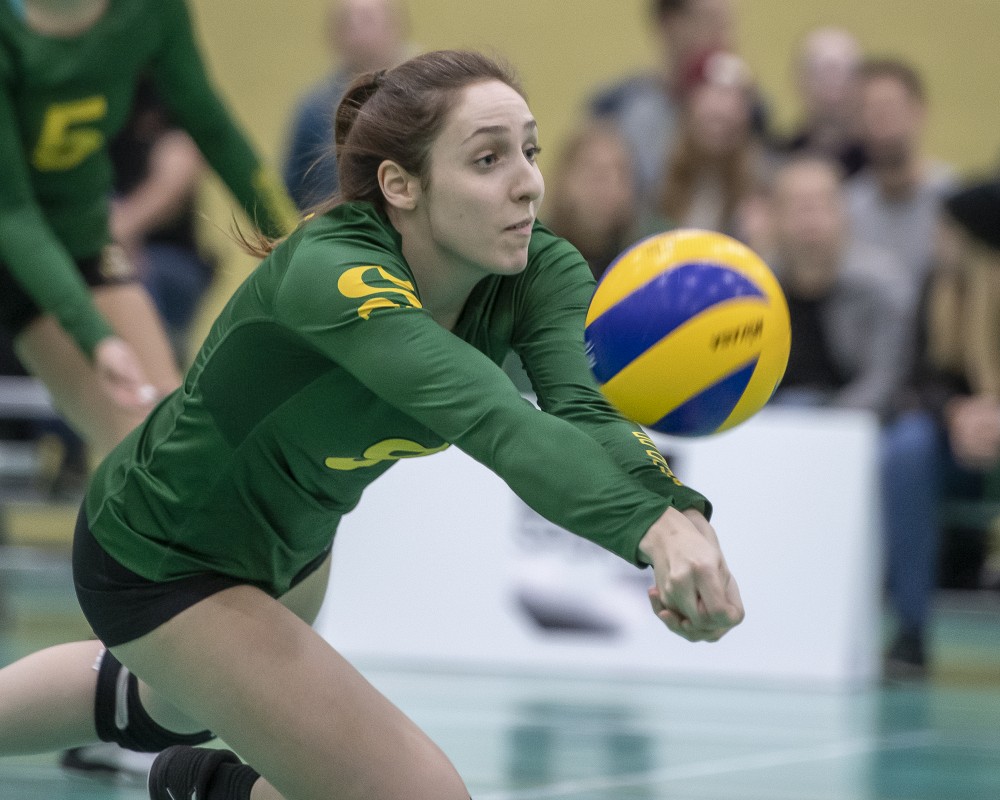 &Egrave;ve Cha&icirc;n&eacute;.