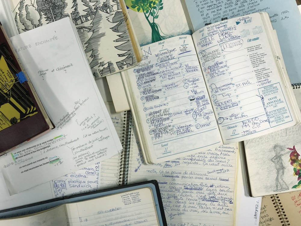 Quelques documents contenus dans les archives litt&eacute;raires d'H&eacute;l&egrave;ne Monette.