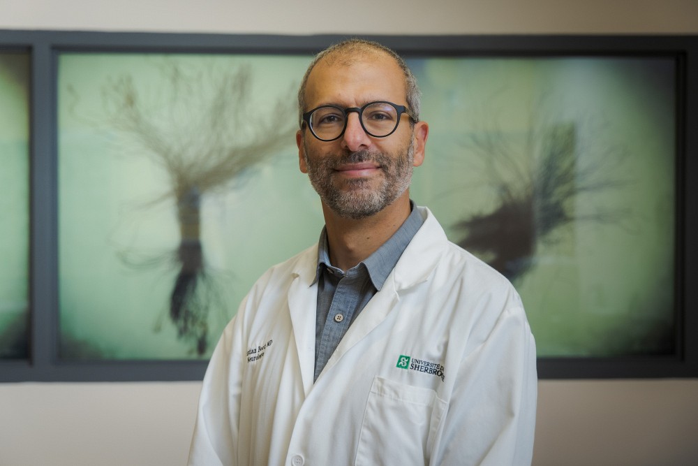 Le professeur Christian Bocti, du D&eacute;partement de m&eacute;decine de l'UdeS, et membre du Centre de recherche sur le vieillissement.