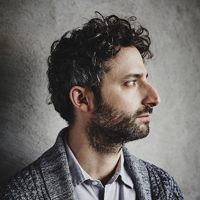 Louis-Jean Cormier sera parmi la liste des interpr&egrave;tes et des compositeurs qui assureront les classes de ma&icirc;tre de la session 2019-2020 &agrave; l'&Eacute;cole de musique.